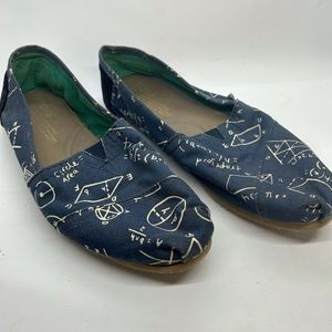 TOMS special edition Geometry/math design Navy Blue Size 7.5 Used